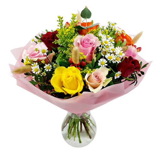 Donáška kvetov - Kytica farebných ruží s eukalyptom - slovenske-kvety.sk