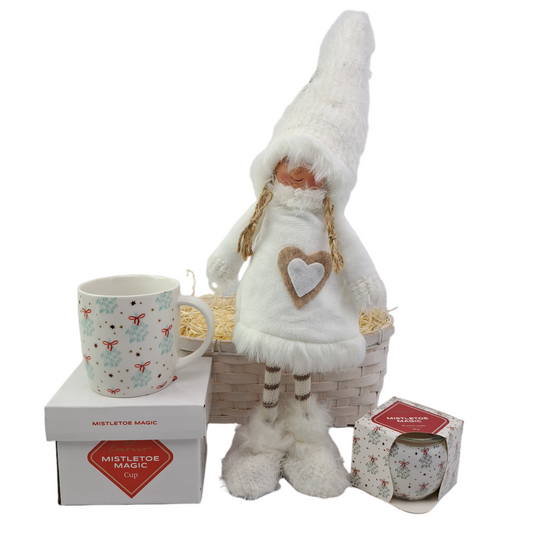 Vianočný darčekový kôš s bábikou - biely