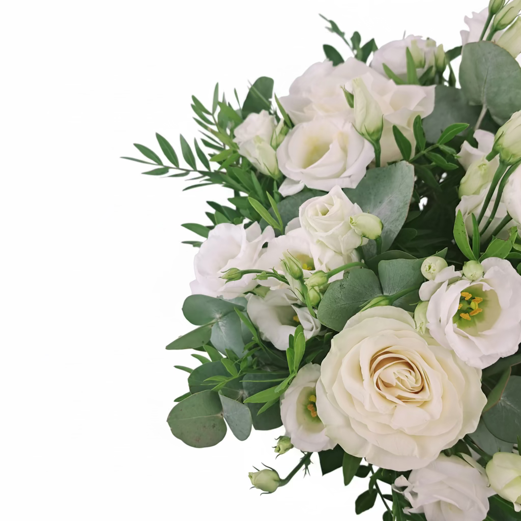 Donáška kvetov - Kytica White Romance – biele ruže s lisianthom a eukalyptom - slovenske-kvety.sk