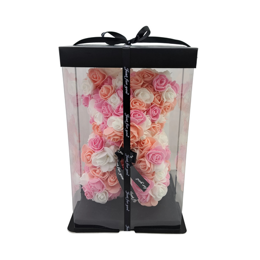 Medvedík z ruží v darčekovej krabičke - trikolora pink