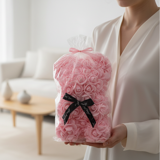 Donáška kvetov - Medvedík z ruží - ružový - slovenske-kvety.sk